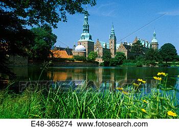 Stock Photo - frederiksborg 
castle hillerød, 
denmark. fotosearch 
- search stock 
photos, pictures, 
images, and photo 
clipart