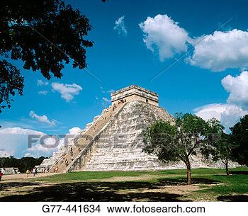 Stock Photo - the castle (pyramid 
of kukulcan), 
chichén itzá yucatán, 
mexico. fotosearch 
- search stock 
photos, pictures, 
images, and photo 
clipart