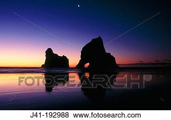Stock Photo - archway islands, 
wharariki beach 
farewell spit 
new zealand. fotosearch 
- search stock 
photos, pictures, 
images, and photo 
clipart
