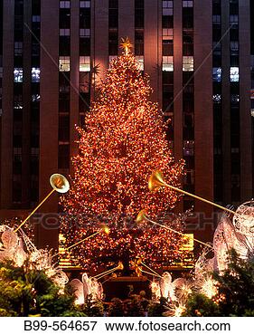 Picture - christmas tree 
& angels, rockefeller 
center, manhattan, 
new york, usa. 
fotosearch - search 
stock photos, 
pictures, images, 
and photo clipart