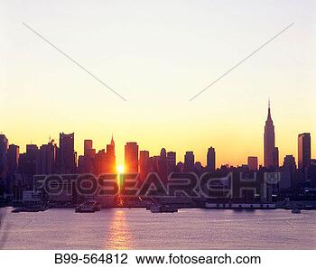 Stock Photo - mid-town skyline, 
manhattan, new 
york, usa. fotosearch 
- search stock 
photos, pictures, 
images, and photo 
clipart