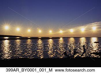 Hazır Fotoğraf - katsayı,  ortaya 
çikarma,  arktik, 
 gece yarisi, 
 güneş,  taşinma. 
fotosearch - foto, 
resim, görüntü 
ve foto klipart 
ara