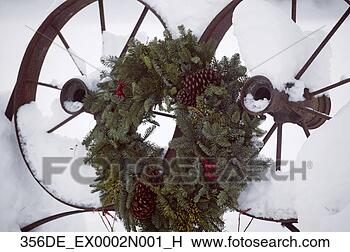 Banco de Imagem - feriado,   grinalda, 
  penduradas, 
  neve,   coberto, 
  fazenda. fotosearch 
- busca de fotos, 
imagens e clipart