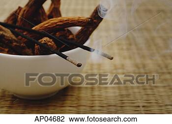 Hazır Fotoğraf - top,  tütsü,  
sopalar. fotosearch 
- foto, resim, 
görüntü ve foto 
klipart ara