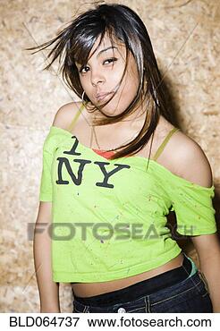 teenage-girl-love_~BLD064737.jpg