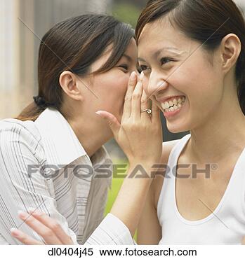 Banco de Imagem - jovem,  executiva, 
 sussurrando, 
 outro,  mulher 
negócios,  orelha. 
fotosearch - busca 
de fotos, imagens 
e clipart