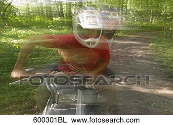 Banco de Imagem - jovem,  namorada, 
 dirigindo,  quad, 
 através,  floresta. 
fotosearch - busca 
de fotos, imagens 
e clipart