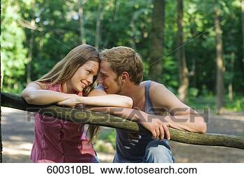 Hazır Fotoğraf - portre, küçük, 
çift, tenderly. 
fotosearch - foto, 
resim, görüntü 
ve foto klipart 
ara