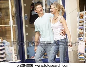 Banco de Imagem - adolescente,  
par. fotosearch 
- busca de fotos, 
imagens e clipart