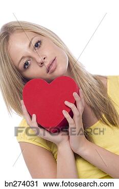 Menina, heart-shaped
Ampliar Foto Arquivo de Fotografia - menina, heart-shaped.
fotosearch - busca
de fotos, imagens
e clipart