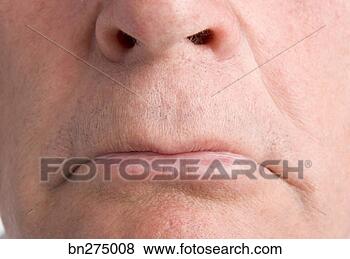 Banco de Imagem - frowning,  boca. 
fotosearch - busca 
de fotos, imagens 
e clipart