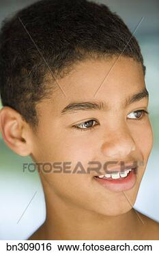 Banco de Imagem - retrato,  sorrindo, 
 menino. fotosearch 
- busca de fotos, 
imagens e clipart