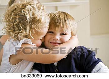 girl-kissing-boy_~bn339069.jpg