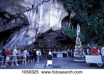 Banco de Imagem - caverna,  massabielle. 
fotosearch - busca 
de fotos, imagens 
e clipart