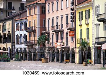 Hazır Fotoğraf - piazza,  grande. 
fotosearch - foto, 
resim, görüntü 
ve foto klipart 
ara