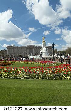 Picture - buckingham palace 
london, england. 
fotosearch - search 
stock photos, 
pictures, images, 
and photo clipart