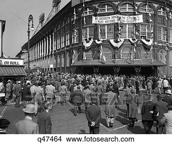 Stock Photo - october 1947 dodger 
baseball fans 
pour into main 
entrance brooklyn. 
fotosearch - search 
stock photos, 
pictures, images, 
and photo clipart