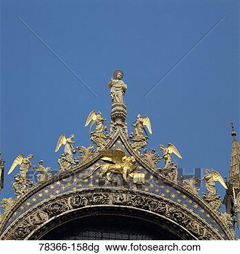 Stock Photo - italy - venice 
- main facade 
of st mark's. 
fotosearch - search 
stock photos, 
pictures, images, 
and photo clipart