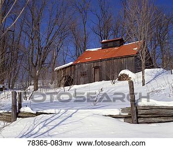 Picture - sugar shack in 
winter, st-jean-de-matha, 
lanaudiere, quebec, 
canada. fotosearch 
- search stock 
photos, pictures, 
images, and photo 
clipart