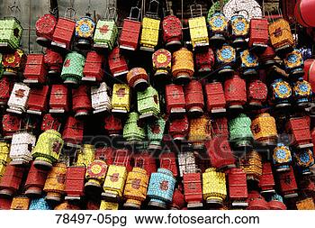 Stock Photo - chinese lanterns, 
panjiayuan weekend 
market, beijing, 
china. fotosearch 
- search stock 
photos, pictures, 
images, and photo 
clipart