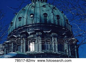 Foto - cúpula,  mary, 
 rainha,  mundo, 
 catedral,  montreal, 
 quebec,  canadá. 
fotosearch - busca 
de fotos, imagens 
e clipart
