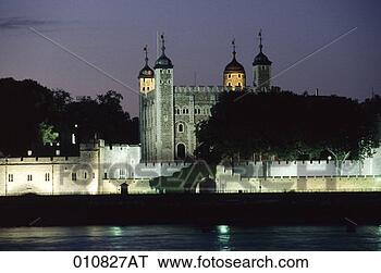 Stock Photo - the tower of london 
at dusk, london, 
england. fotosearch 
- search stock 
photos, pictures, 
images, and photo 
clipart