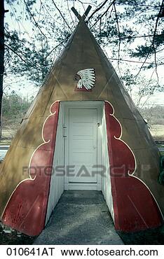 Banco de Imagem - teepee,  motel, 
 entrada. fotosearch 
- busca de fotos, 
imagens e clipart