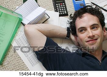Banco de Imagem - mentindo,  chão, 
 finanças,  itens. 
fotosearch - busca 
de fotos, imagens 
e clipart