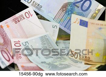 Banco de Imagem - pilha,  euros. 
fotosearch - busca 
de fotos, imagens 
e clipart