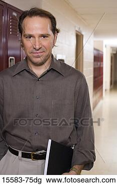 Banco de Imagem - sorrindo,  professor, 
 corredor. fotosearch 
- busca de fotos, 
imagens e clipart
