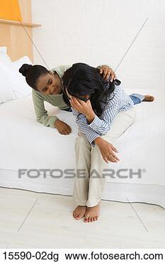 Banco de Imagem - filha,  consolar, 
 chorando,  mãe. 
fotosearch - busca 
de fotos, imagens 
e clipart