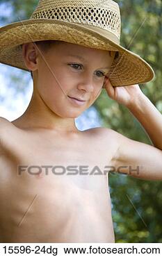 Banco de Imagem - menino,  desgastar, 
 palha,  chapéu. 
fotosearch - busca 
de fotos, imagens 
e clipart