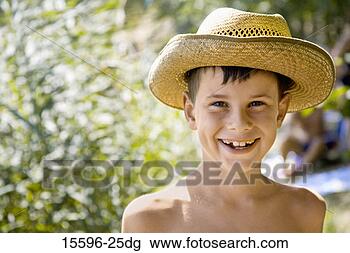 Banco de Imagem - menino,  desgastar, 
 palha,  chapéu. 
fotosearch - busca 
de fotos, imagens 
e clipart