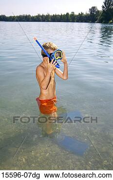 Banco de Imagem - menino,  snorkeling, 
 engrenagem. fotosearch 
- busca de fotos, 
imagens e clipart
