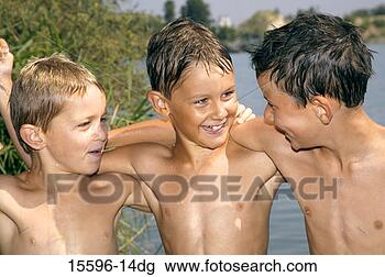 Banco de Imagem - meninos. fotosearch 
- busca de fotos, 
imagens e clipart