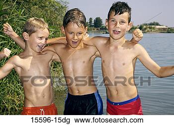 Banco de Imagem - meninos. fotosearch 
- busca de fotos, 
imagens e clipart