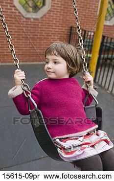 Banco de Imagem - menina,  balanço. 
fotosearch - busca 
de fotos, imagens 
e clipart