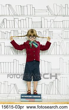 Banco de Imagem - menina,  livros. 
fotosearch - busca 
de fotos, imagens 
e clipart