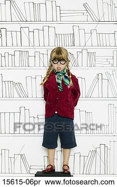 Banco de Imagem - menina,  livros. 
fotosearch - busca 
de fotos, imagens 
e clipart