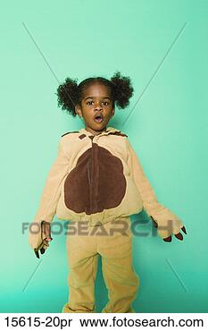Banco de Imagem - menina,  traje. 
fotosearch - busca 
de fotos, imagens 
e clipart