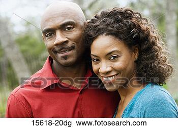 Banco de Imagem - sorrindo,  par. 
fotosearch - busca 
de fotos, imagens 
e clipart