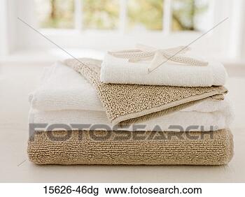 Banco de Imagem - banho,  toalhas. 
fotosearch - busca 
de fotos, imagens 
e clipart