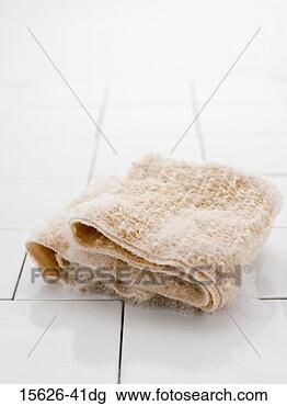 Banco de Imagem - ensaboado,  toalha. 
fotosearch - busca 
de fotos, imagens 
e clipart