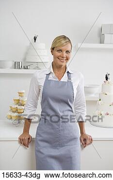 Banco de Imagem - retrato,  sorrindo, 
 massa,  cozinheiro. 
fotosearch - busca 
de fotos, imagens 
e clipart