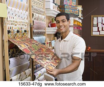 Banco de Imagem - sorrindo,  loja, 
 decorativo,  
papel. fotosearch 
- busca de fotos, 
imagens e clipart