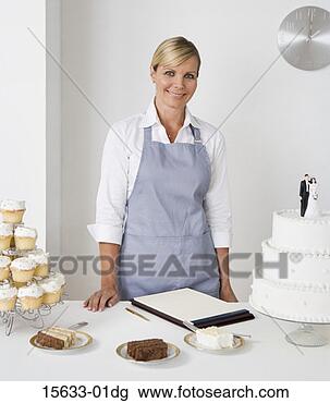 Banco de Imagem - sorrindo,  massa, 
 cozinheiro. fotosearch 
- busca de fotos, 
imagens e clipart