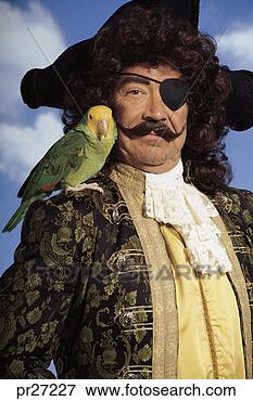 Picture - pirate with parrot, 
portrait. fotosearch 
- search stock 
photos, pictures, 
images, and photo 
clipart