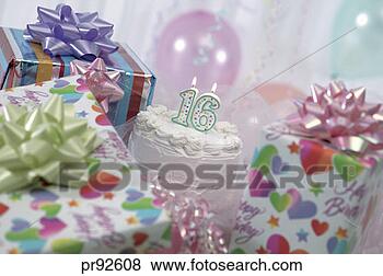 அழகிய கேக்  birthday cake  - Page 4 Birthday-cake-gifts_~pr92608