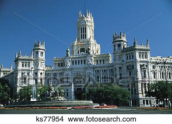 Stock Photo - palacio de com 
and plaza cildes 
in madrid, spain. 
fotosearch - search 
stock photos, 
pictures, images, 
and photo clipart