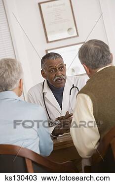 Banco de Imagem - doutor,  falando, 
 pacientes. fotosearch 
- busca de fotos, 
imagens e clipart